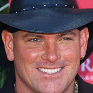 Keith Anderson, 57 (Ca sĩ nhạc đồng quê)