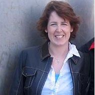 Kelley Armstrong, 56 (小说家)