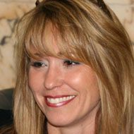 Kelly Schulz, 56 (Политик)