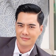 Kelly Tanapat, 54 (Киноактер)