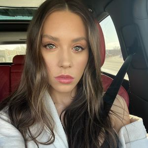 Kelsey Wells, 35 (Instagram Star)