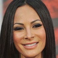 Kenda Perez, 42 (Modèle)