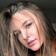 Kendra Rowe, 25 (YouTube Star)