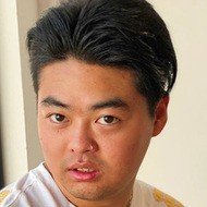 Kenjisama, 26 (YouTube Star)