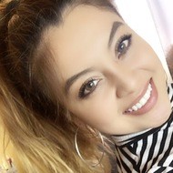 Kennia, 26 (YouTube Star)