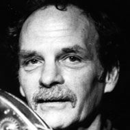 Kent Carter, 86 (貝斯手)