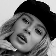 Kenz Lawren, 28 (TikToker)