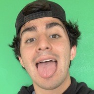 Kia Nalbandi, 26 (TikTok Star)