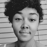 Kiana Khansmith, 26 (插画家)