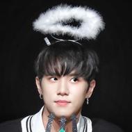 Kim Dong Han, 25 (流行歌手)