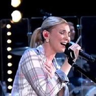 Kim Walker-Smith, 42 (Ca sĩ Phúc âm)