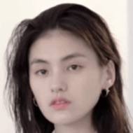 Kim Yong-ji, 34 (Actriz de Televisión)