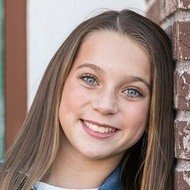 Kinsley White, 18 (TikTok Star)