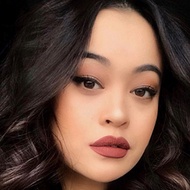 Knoetzie, 30 (YouTube Star)