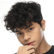 Kokoy De Santos, 25 (电视演员)