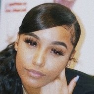 Konanilove, 27 (Instagram Star)