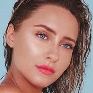 Kristina Pustovit, 30 (YouTube Star)