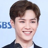 Kun, 28 (Cantante Pop)