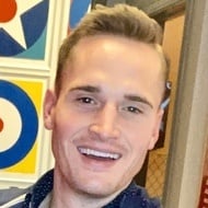 Kyle Ross, 38 (Estrella de TikTok)