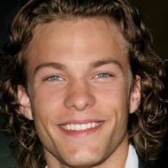 Kyle Schmid, 39 (電視演員)