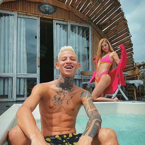 La Liendra, 24 (Facebook Star)