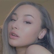 Laine Taylor, 22 (YouTube明星)