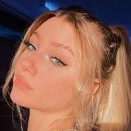 Lainey Heller, 20 (TikTok Star)