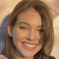 Laneya Grace, 19 (Model)