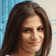Lara Haddad, 22 (TikTok Star)