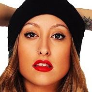 Lara Taylor, 32 (Pop Singer)