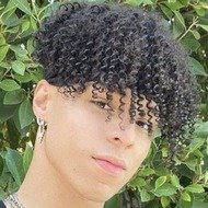 Larray, 27 (YouTube明星)