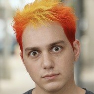 Lasercorn, 39 (Estrella de YouTube)