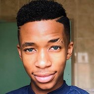 Lasizwe Dambuza, 25 (电视节目主持人)