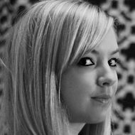 Laura Brehm, 35 (Folksänger)