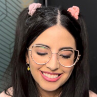 Laura Kool, 27 (化妆师)