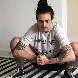 Laura Les, 29 (Поп-певец)