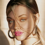 Laura Niemas, 17 (Model)