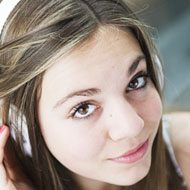 Laura Omloop, 24 (Pop Singer)
