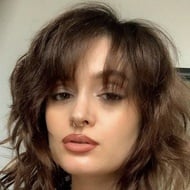 Laura Ribeiro, 34 (Instagram Star)