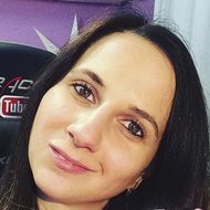 Lauren Guiliano, 39 (YouTube明星)