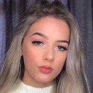 Lauren Kearns, 20 (TikTok Star)