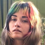 Lauren Ruth Ward, 35 (摇滚歌手)