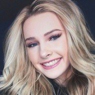 Lea Goldstein, 23 (Instagram Star)