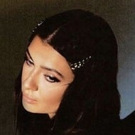 Leah Kate, 33 (流行歌手)