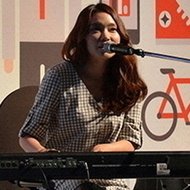 Lee Jin-ah, 34 (Pop Singer)