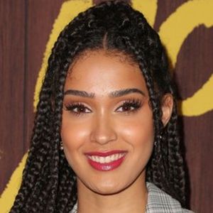 Lee Rodriguez, 25 (Actriz de Televisión)