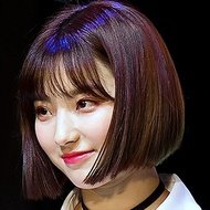 Lee Sae-rom, 27 (Pop Singer)
