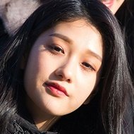Lee Seo-yeon, 24 (Pop Singer)
