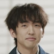 Lee Seung-yoon, 36 (流行歌手)