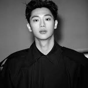 Lee Shin Young, 27 (TV Actor)